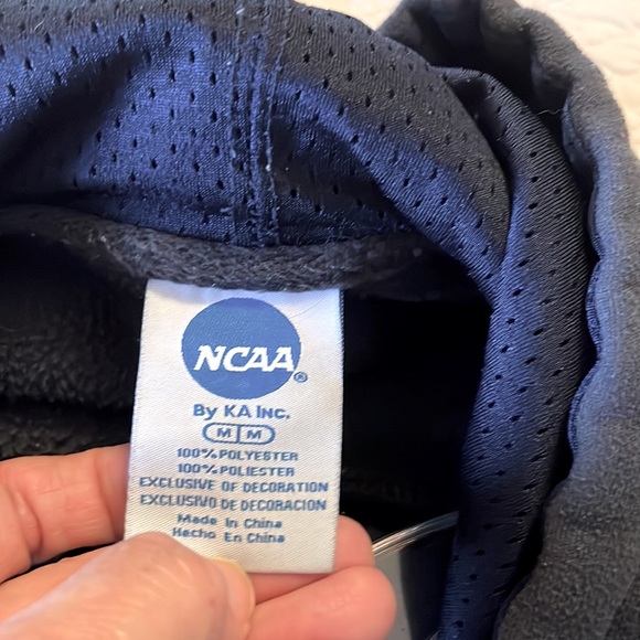 PENN STATE SWEATSHIRT/HOODIE NAVY. M WITH HAND-WARMER POCKET IN FRONT - Picture 4 of 4